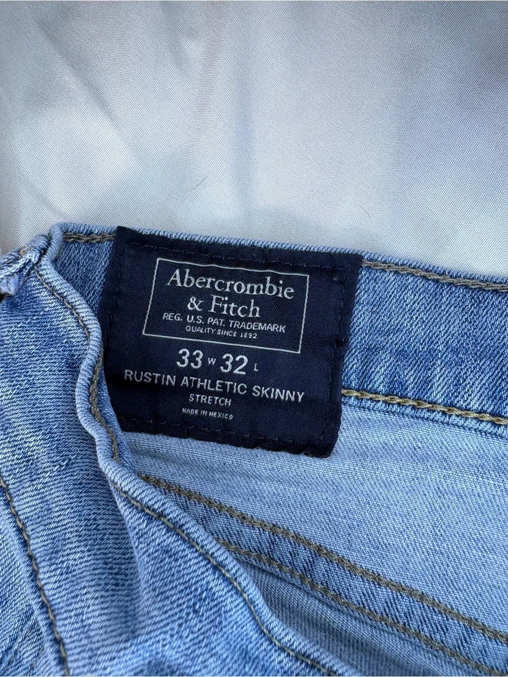 Abercrombie & Fitch classic light